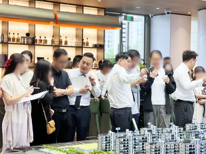 1760943090444887.jpeg 3bac5f26e851a534019bb7c72c969cf9.jpg