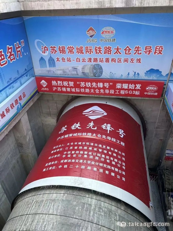 1763963737203467.jpeg b233d8ea7a984f64ba864fe98798154c.jpg